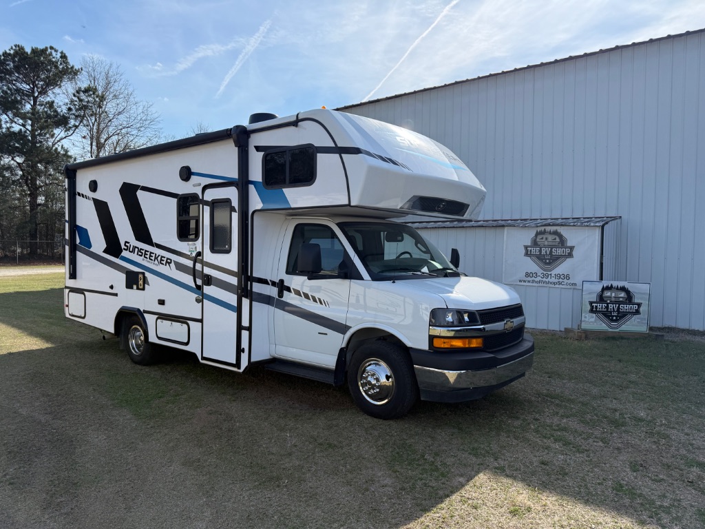 2023 Chevrolet Express Cutaway Base