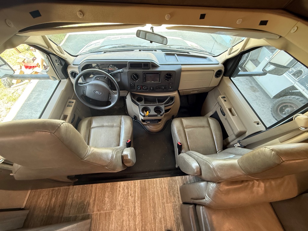 2018 Ford E-Series Cutaway Base - Photo 8