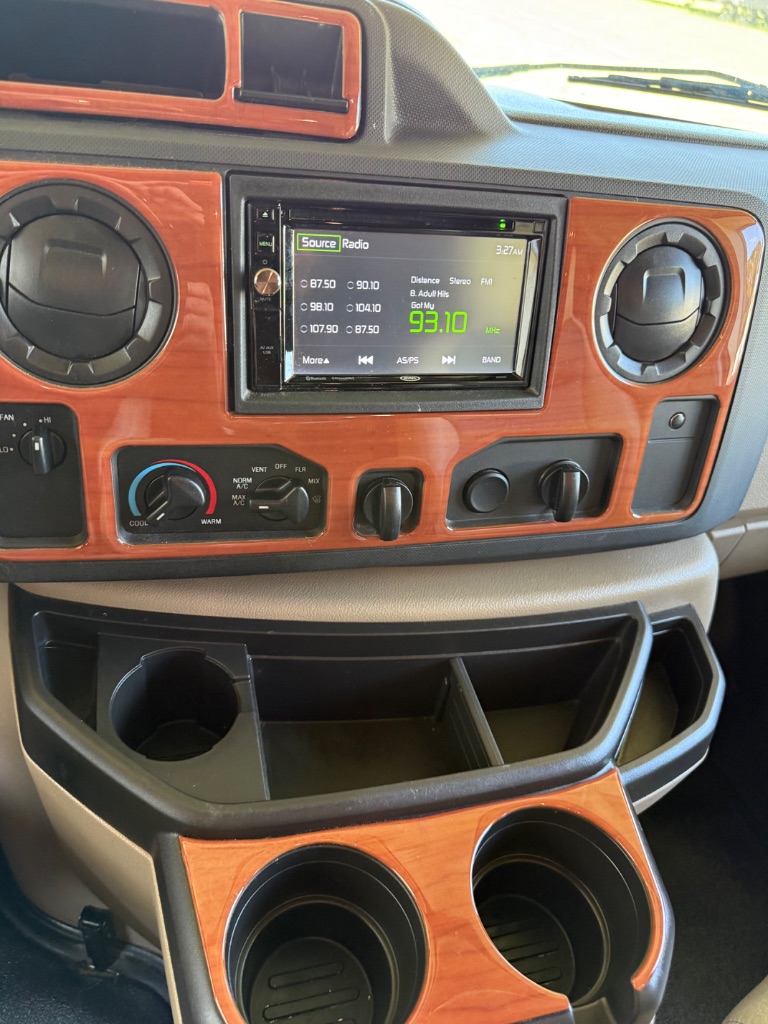 2017 Ford E-Series Cutaway Base - Photo 9