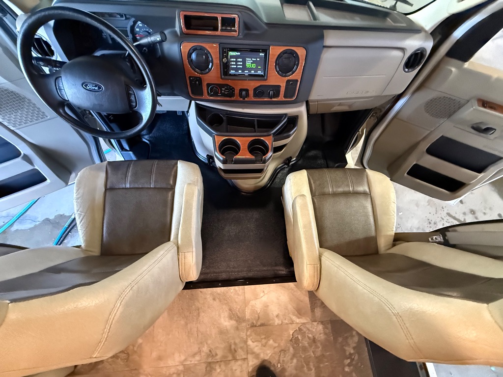 2017 Ford E-Series Cutaway Base - Photo 10