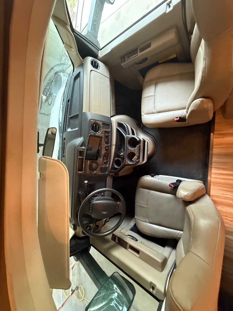 2019 Ford E-Series Cutaway Base - Photo 8